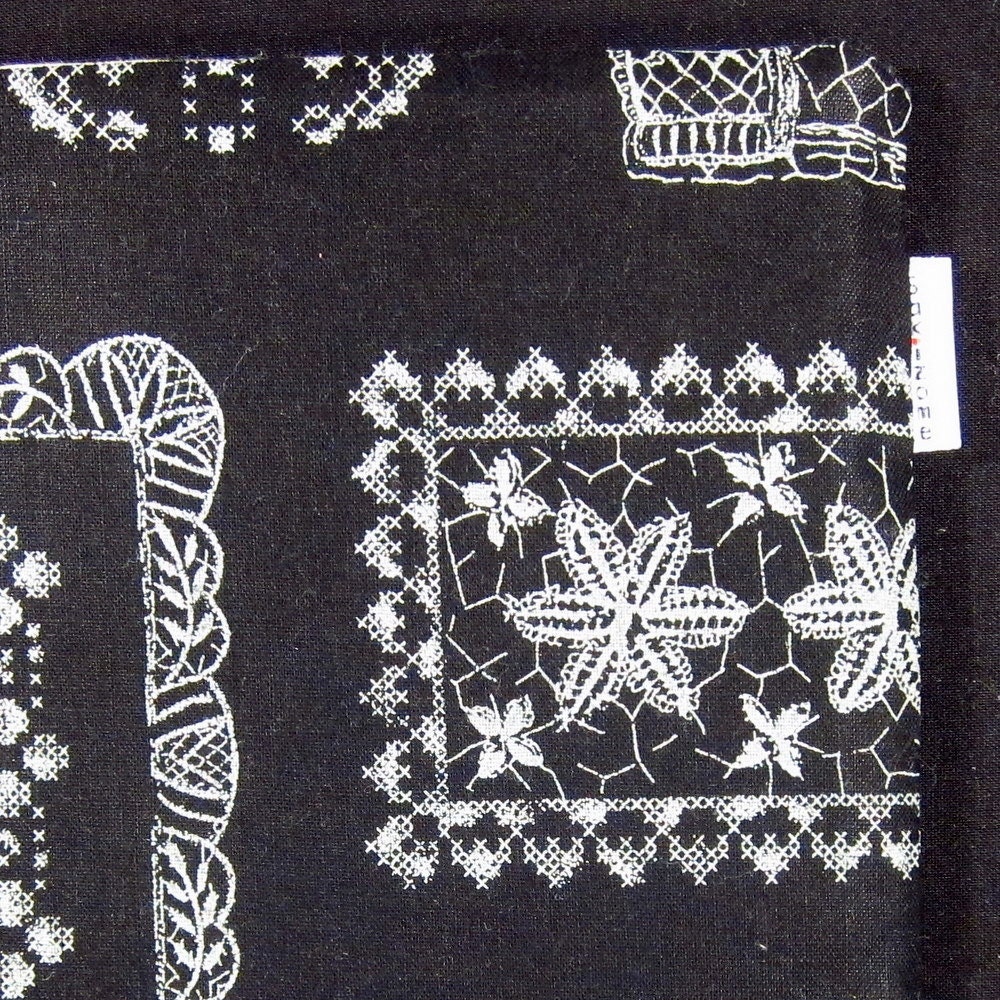 iPad Mini Kindle Nook Kobo Padded Sleeve - Lace (black)