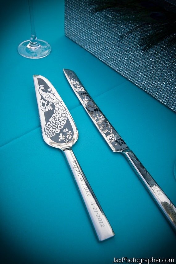 Peacock Wedding Cake Server and Knife, Personalized Table Settings for Wedding Cake