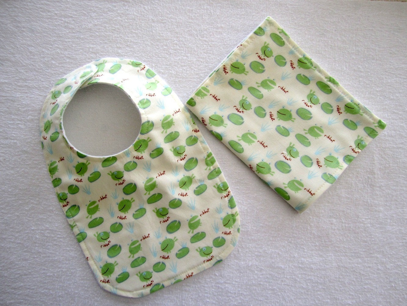 Froggies Bib and Burp Cloth Set