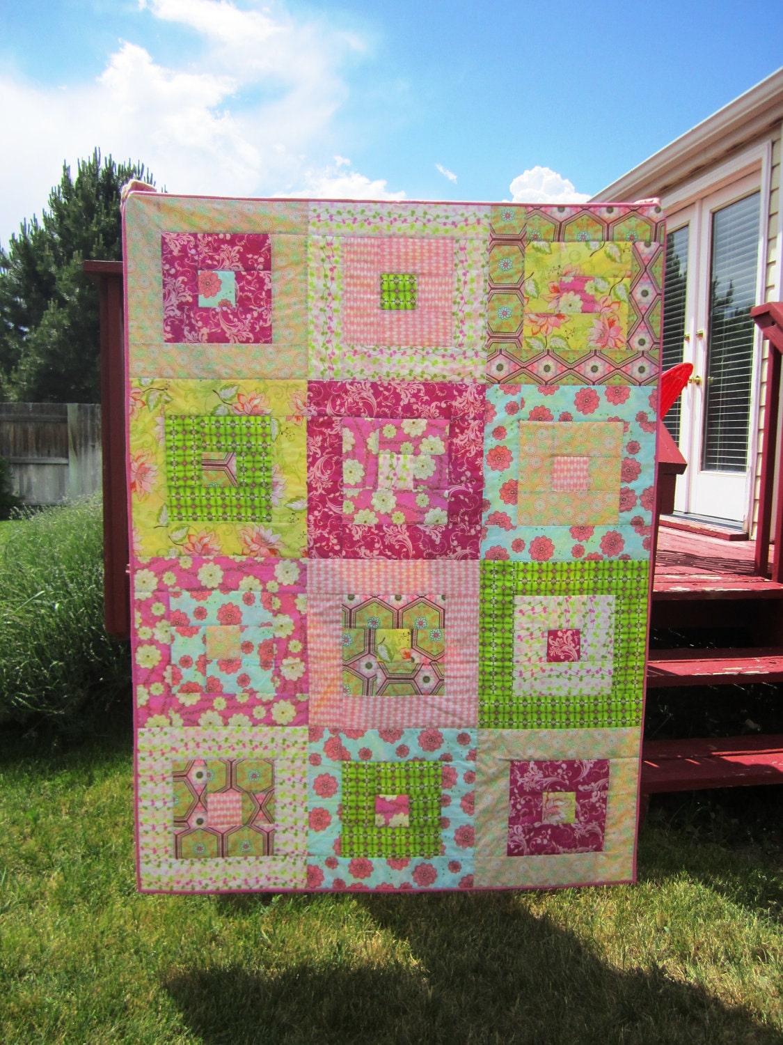 Girly Girl Art Gallery Quilt -- Throw Size