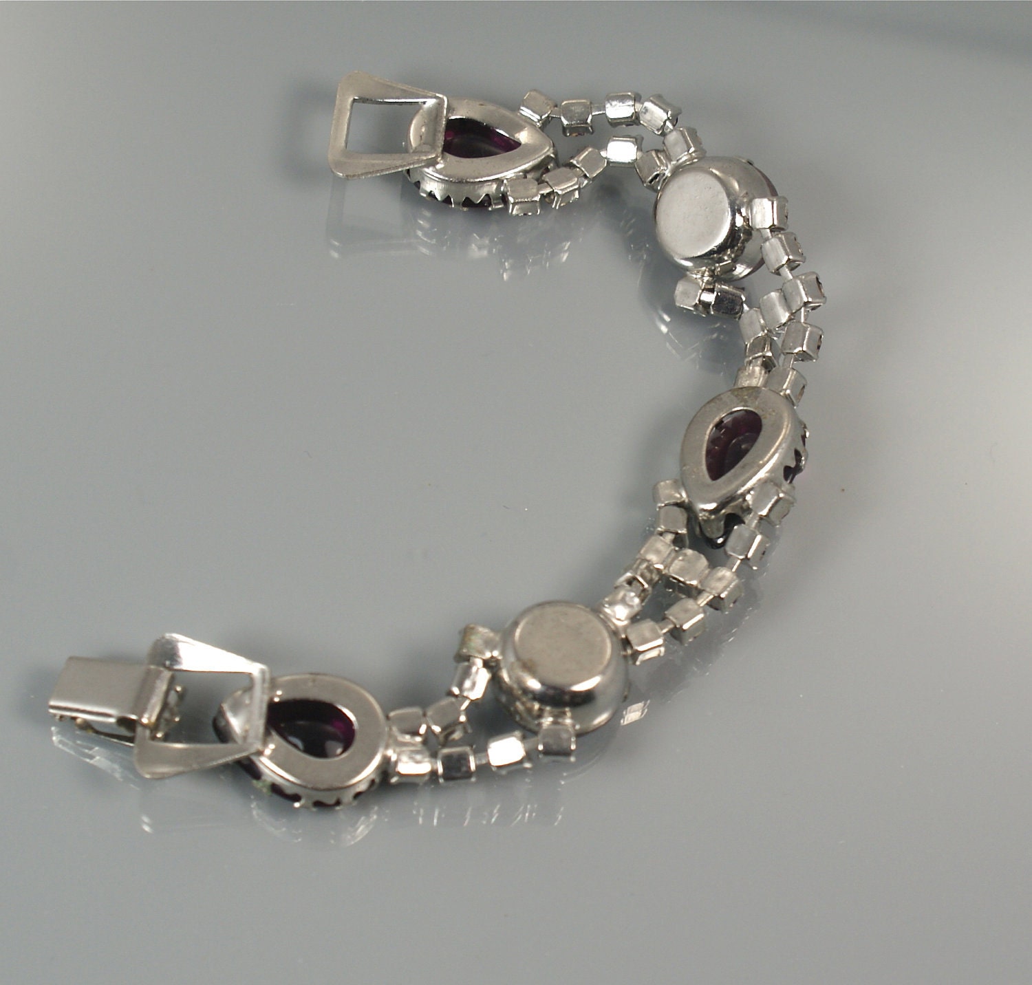 V I N T A G E Bracelet Beautiful Unique Purple Glass Rhinestone Teardrop