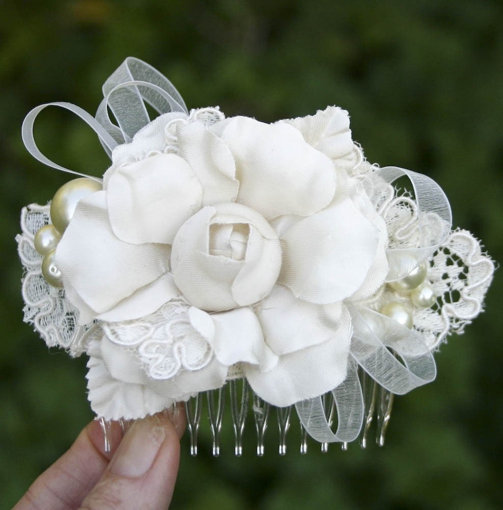 lace and flower ivory bridal comb, wedding hair, wedding comb, clip
