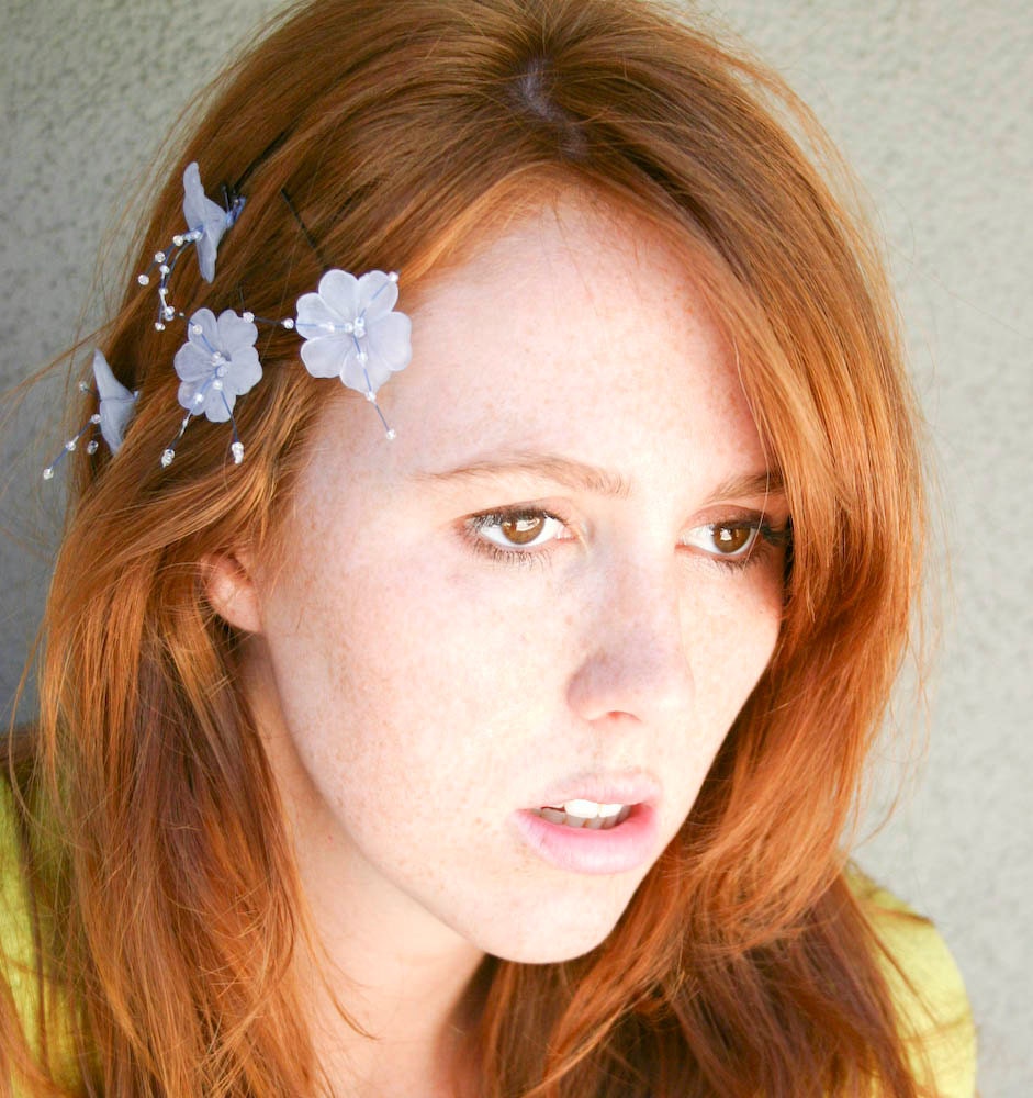 Four vintage flower bobby pins