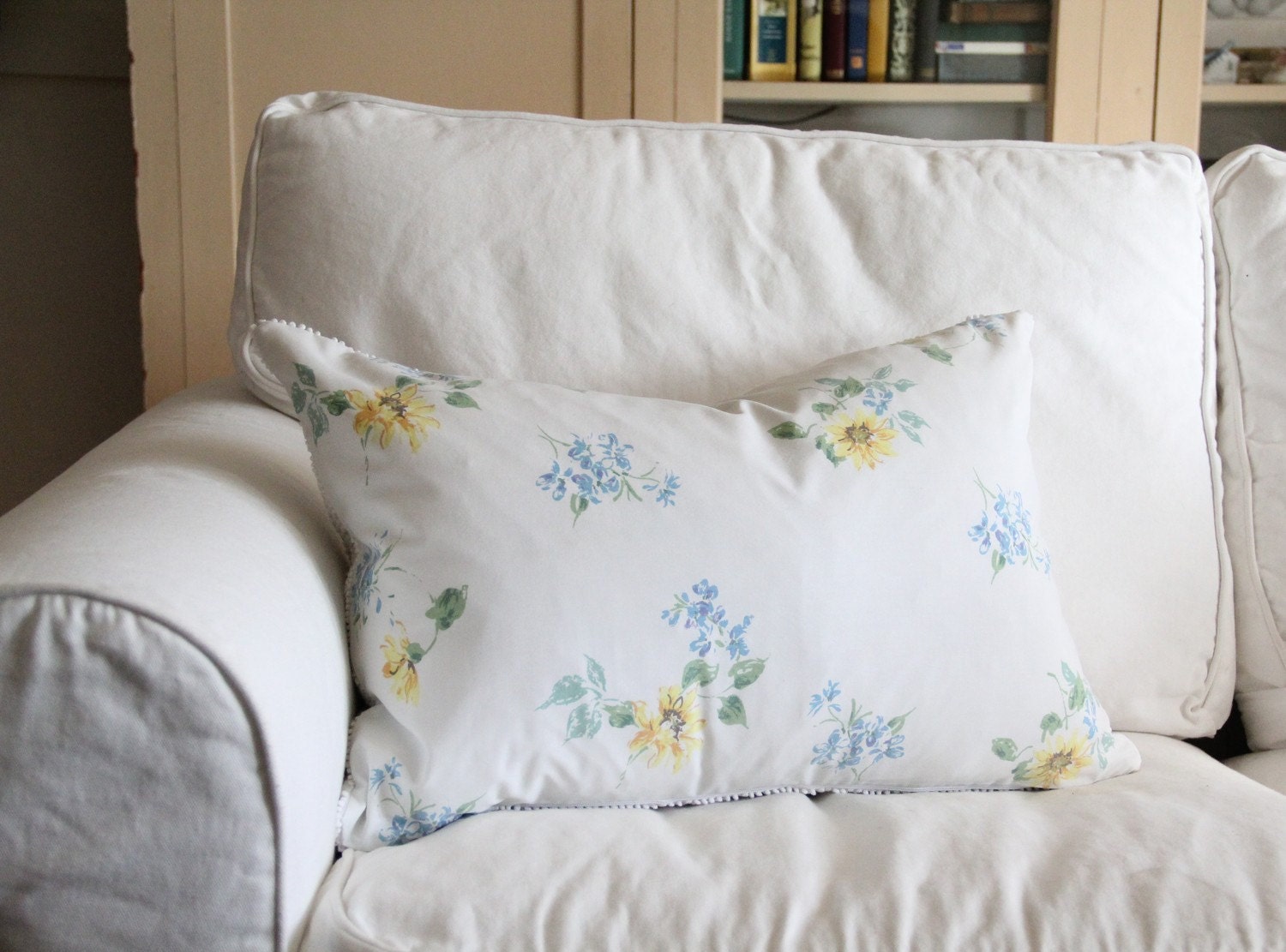 VINTAGE FABRIC PILLOW