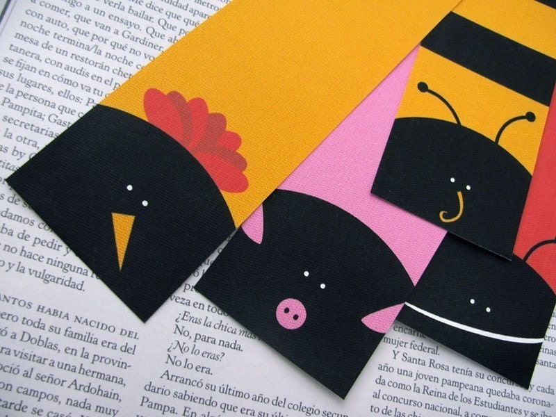 Little animals bookmars and stationary set