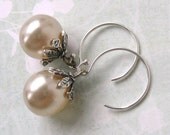 Vintage Pearl Earrings Ivory Glass Sterling Silver. Dewdrop