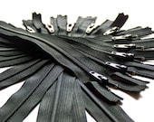 Ten 22 Inch Black Ykk Zippers Color 580