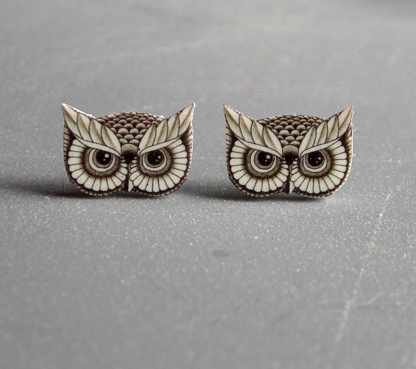A Nice Pair of . . . . . Wise Old Owls Black and White Post Earrings - theringleader
