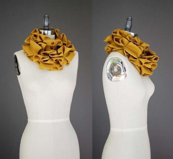 KOMO Wool Neck Garland Scarf in Harvest Gold
