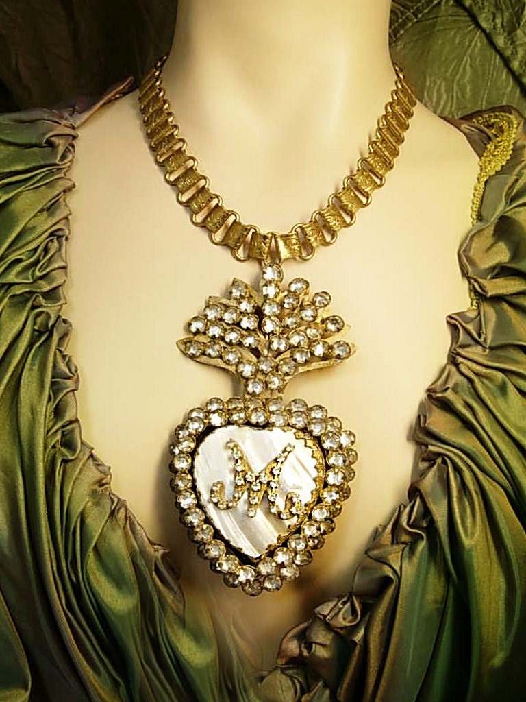Paste Ex voto Locket rosary necklace on thick bookchain hidden reliquary compartment
