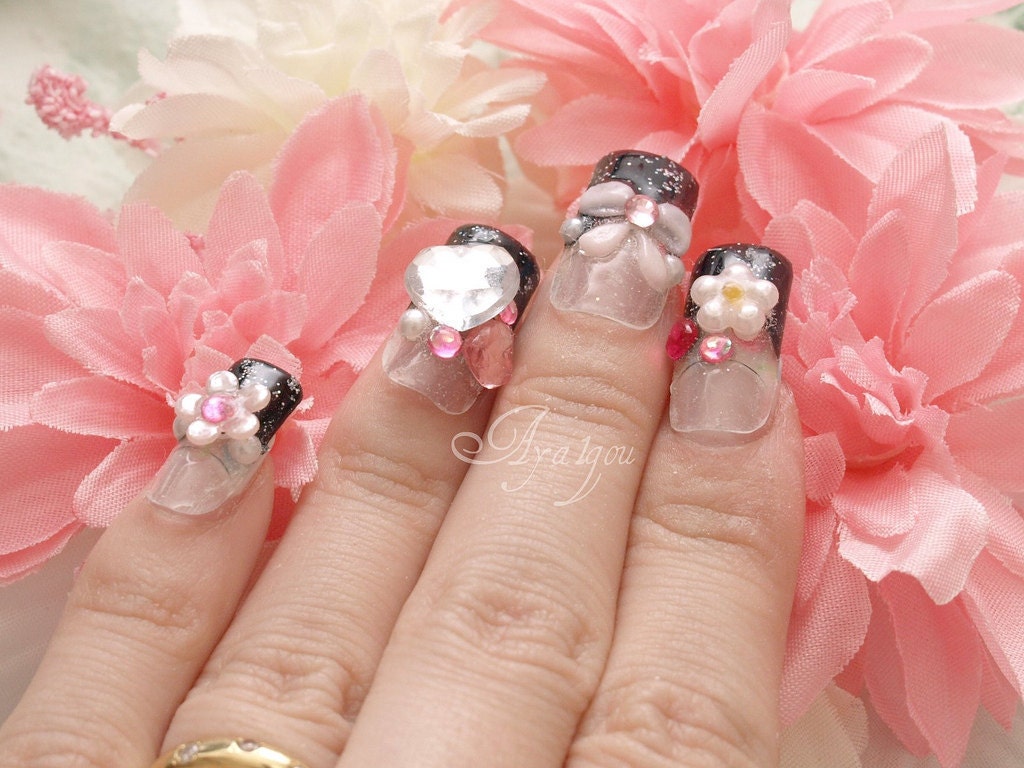 Japanese gothic lolita nails, Sonoko, bows and hearts on black nails