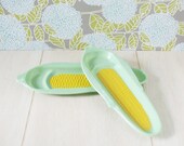 Vintage Corn Cob Dishes, Plastic, Yellow, Green Set of 2