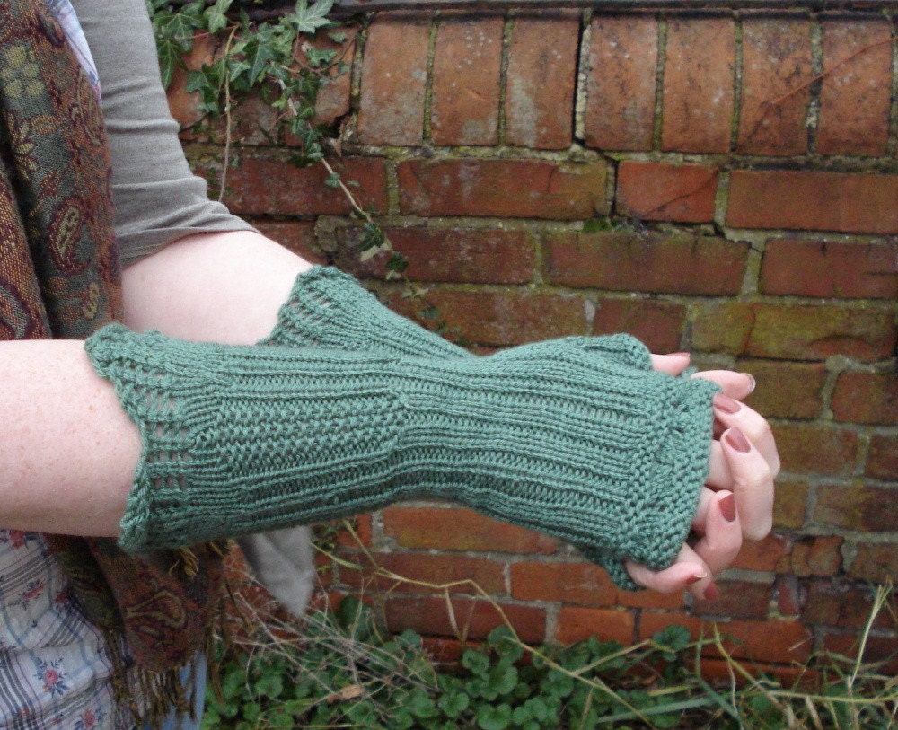 Russell Square Mitts PDF Knitting pattern