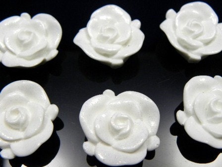 23mm White Shimmer Rose Resin Cabochons - 10 pcs