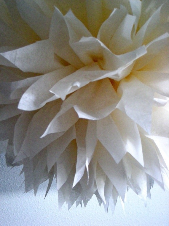 Cream ... 1 tissue paper pom // wedding decorations // diy // anniversary // baptism // engagement // party decorations Il_570xn