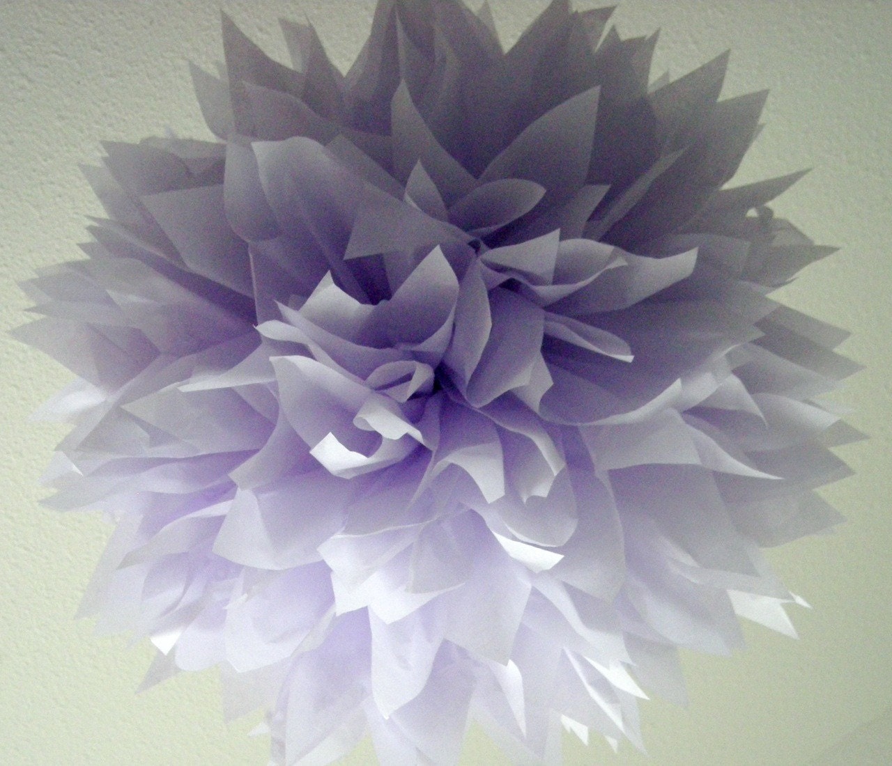 Orchid ... 1 tissue paper pom // wedding decorations // aisle marker // birthday party decor // diy // paper flowers // bridal shower Il_570xn