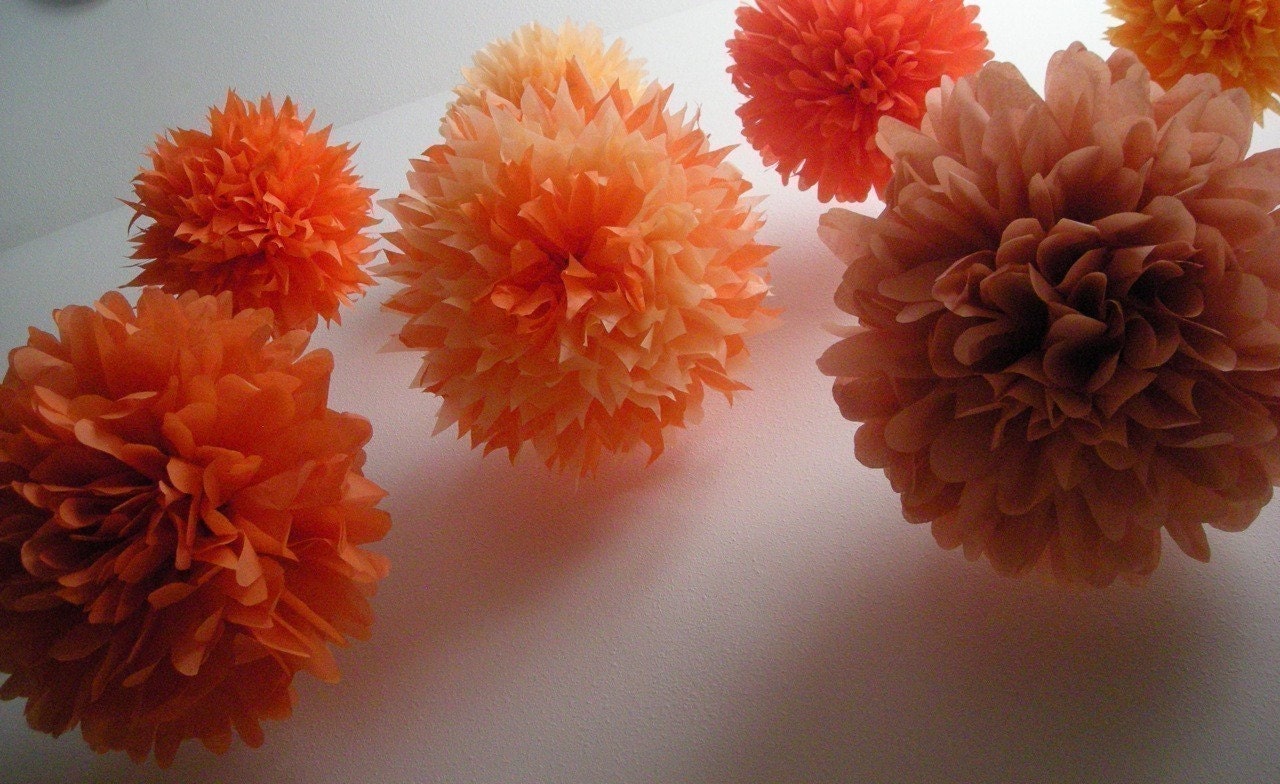 Mixed Up Oranges ... 10 tissue paper poms // diy wedding // baby shower // halloween // classroom // party decorations Il_570xn