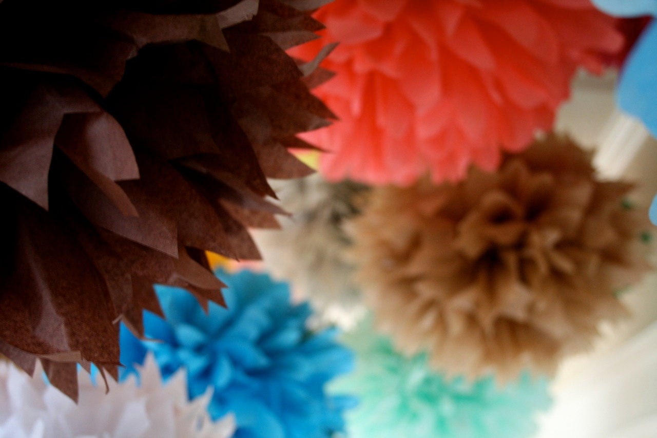Custom Colors ... 20 tissue paper poms // diy // wedding decoration // baby shower // birthday // party decorations Il_570xn