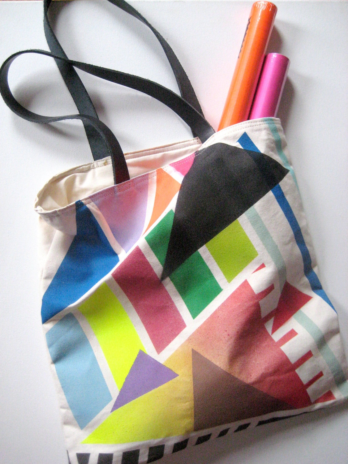Happy NEON Story: TOTE 2