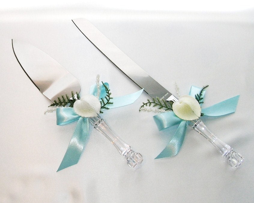 Beach or Destination Wedding Cake Serving Set With Light Blue Bows and Heart Cockle Shells