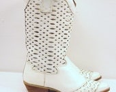 SZ 7 VINTAGE white leather cutout Women boots.