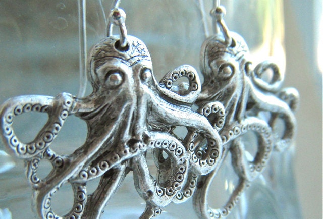 Silver Octopus Earrings Popular Jewelry Steampunk Vintage Style Featuring Sterling Earwires Dangle Earrings - CosmicFirefly