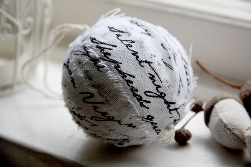 Christmas ornaments / Christmas decorations - Hymn ragballs - WHITE (set of 3)