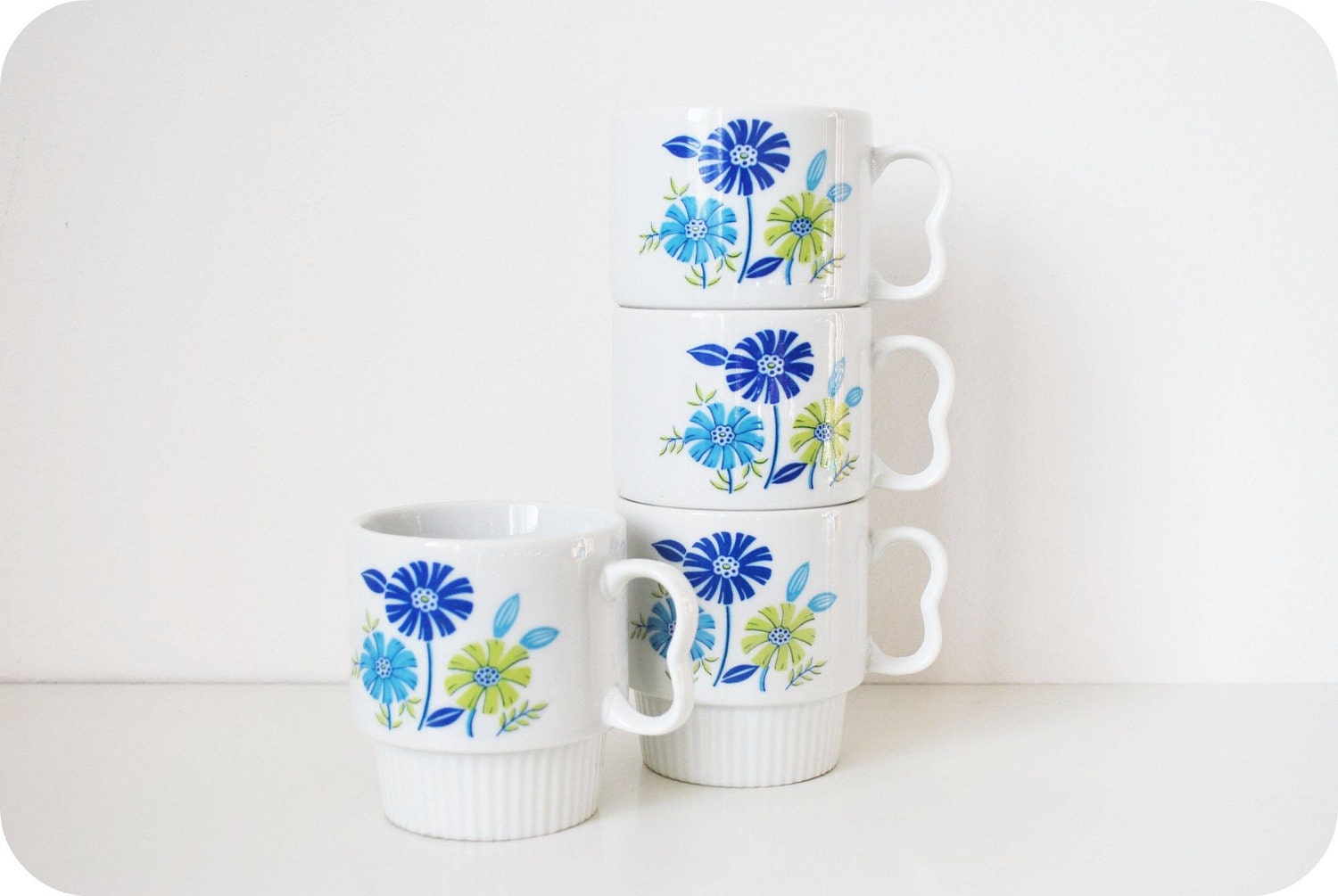 vintage / / STACKING MUGS / / teacups / coffee cups