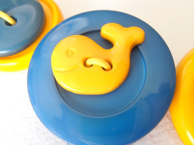 Blue and yellow button necklace