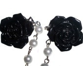 Black Rose Sweater Clips