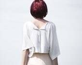 Off-white cropped bamboo jersey kimono top / jacket with popper closure - Vietto
