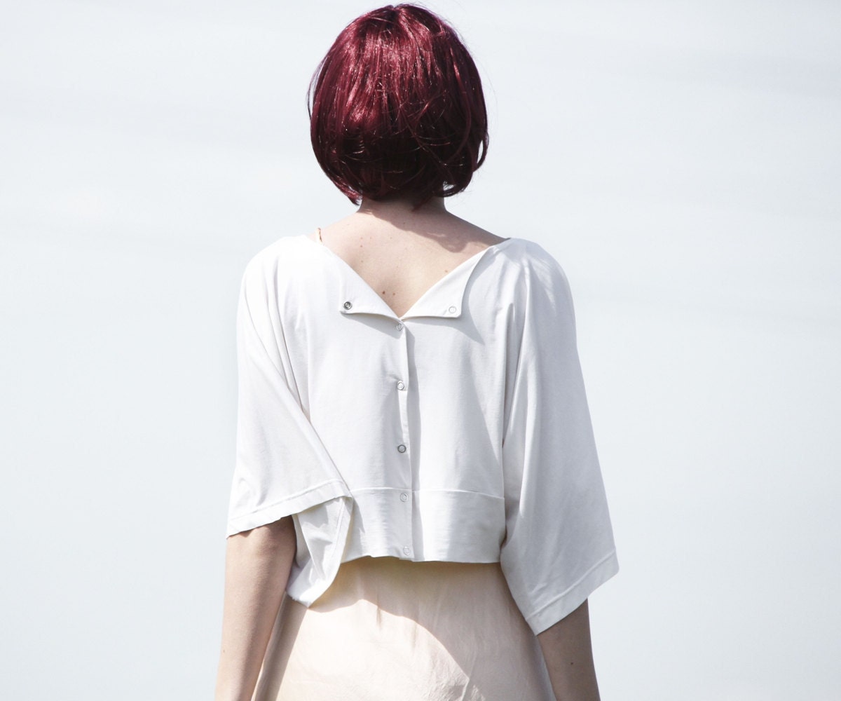 Off-white cropped bamboo jersey kimono top / jacket with popper closure
