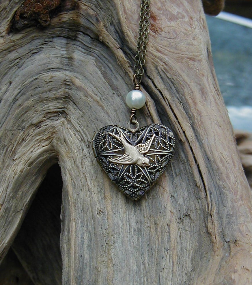 Hunger Games Love Locket with Peeta's Pearl