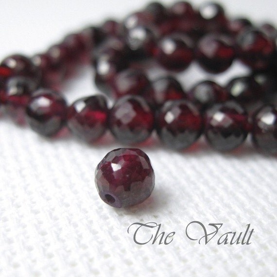 Garnet faceted irregular rounds, 5.5mm, 12 gemstone beads