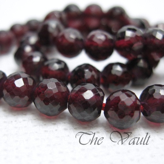 Garnet faceted irregular rounds, 5.5mm, 12 gemstone beads