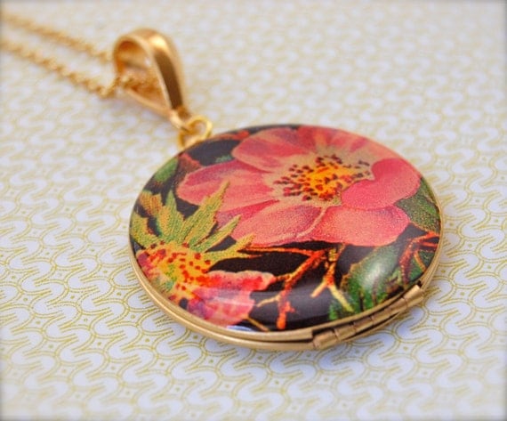 The Retro Floral Locket - Vintage