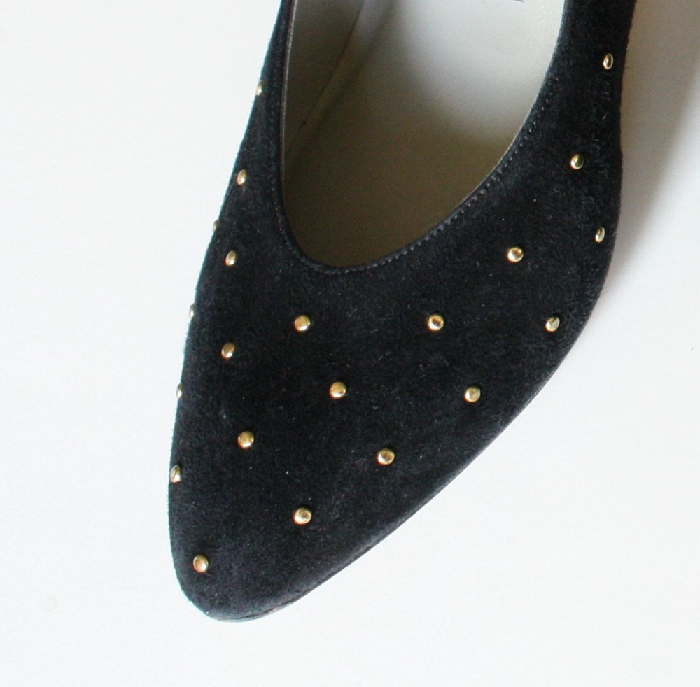 1980s Pappagallo black suede studded pumps / size 6