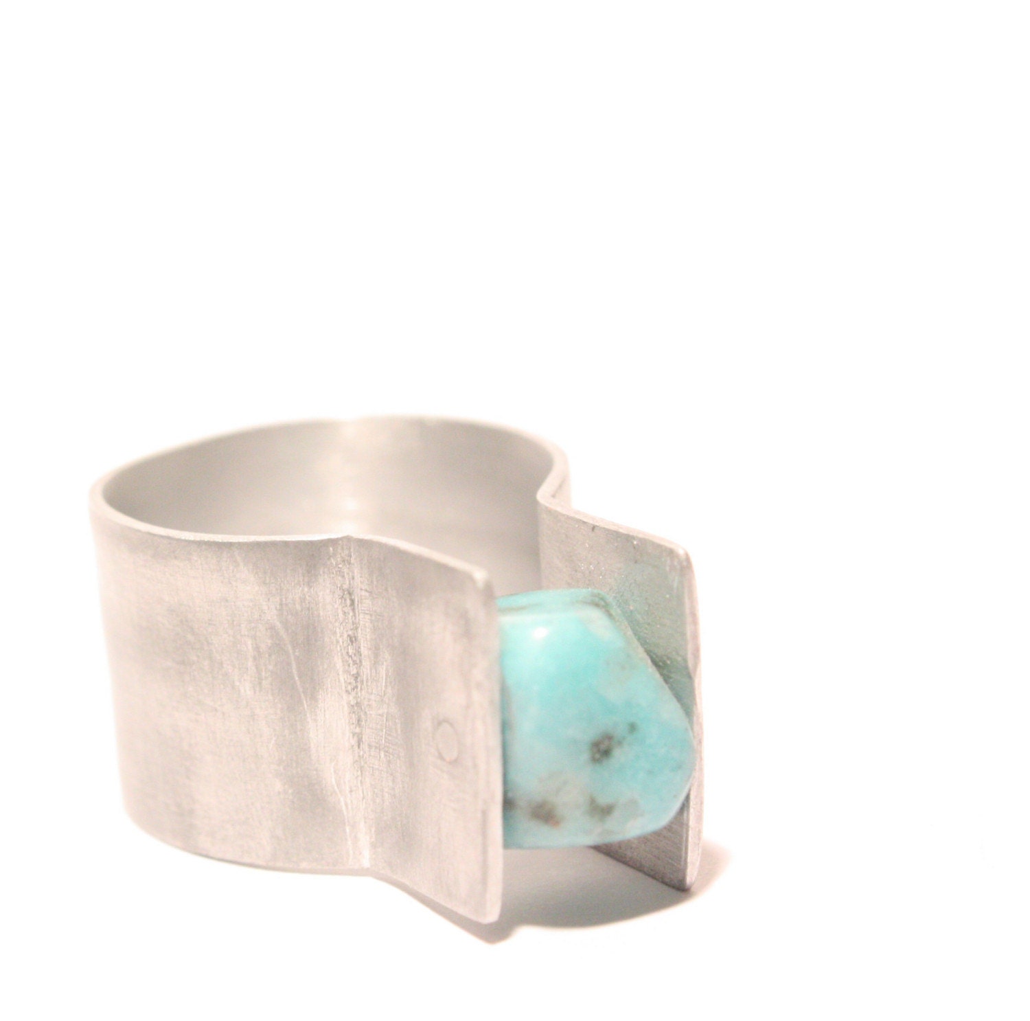 Aluminium minimalist ring with craved blue stone