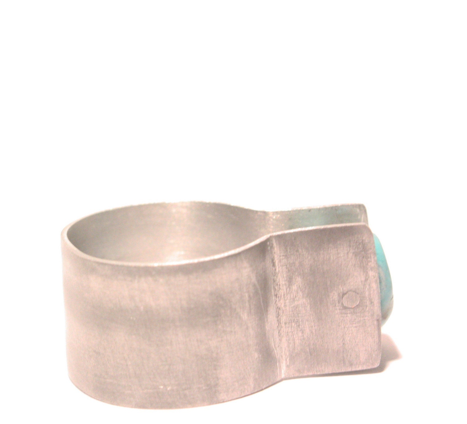 Aluminium minimalist ring with craved blue stone
