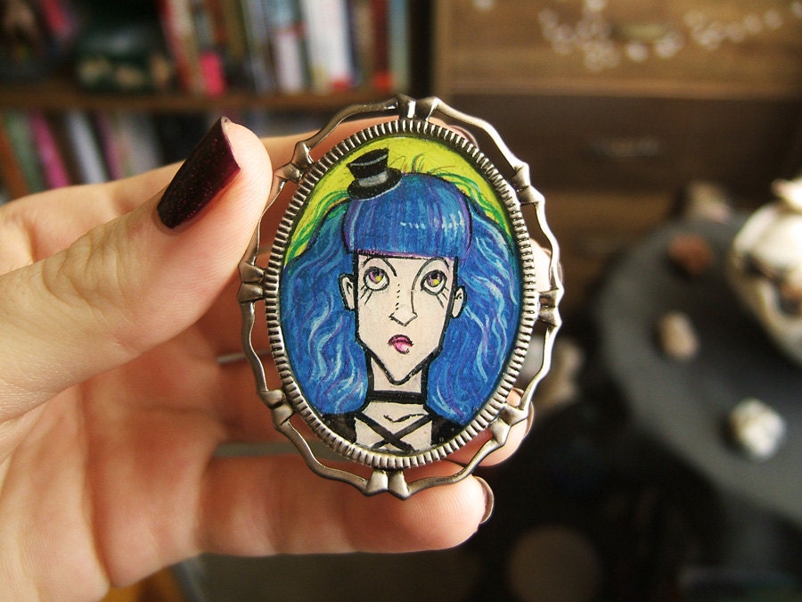 New Monsters in Resin EGL MARI 30 x 40 mm Hand Painted Cameo Pin