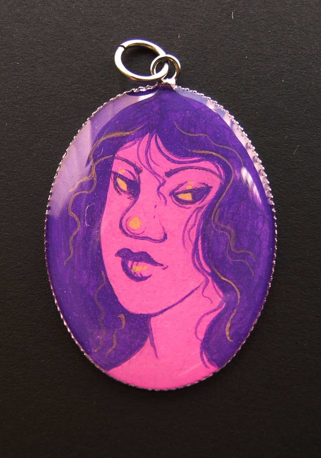ACID LADIES Carrie Silver Necklace 30 x 40 mm
