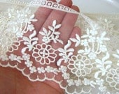 Ivory Tulle Wide French Lace Trim with Daisy Flower Pattern