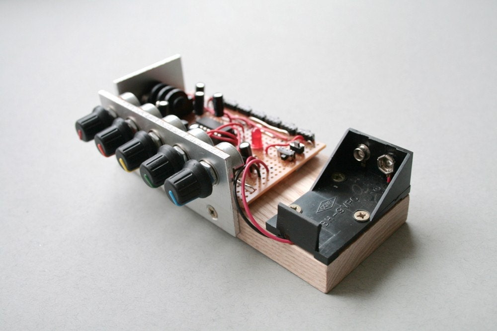 Noise Hero - Lofi Electronic Musical Instrument Noise Maker