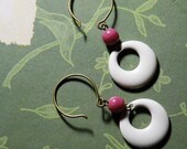 Enameled Earrings White hoop and pink bead