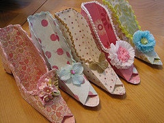 Marie Antionette inspired fancy paper shoe favor boxes