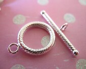 925 Sterling Silver Toggle Clasps, TEXTURED CIRCLE, 1 set, 18.5x14 mm..medium round shiny  .. t4.. hp