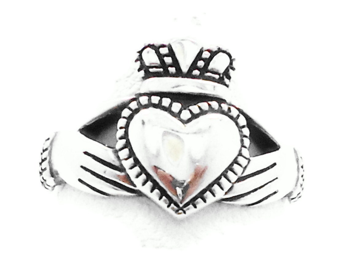 Claddagh Sterling Silver  Vintage Ring -  Size 8 - InVintageHeaven