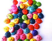 Cute Ladybug buttons / ladybird novelty buttons - (15)