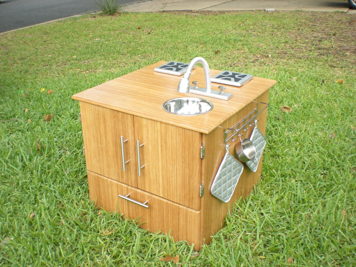 Convertible Play Kitchen\/End Table
