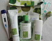 Medium Ouch PouchTM Clear First Aid Organizer for Diaper Bag Purse Kiss Baby's Boo Boo's Away ( 5x7 Turtles by Ann Kelle Fabric)